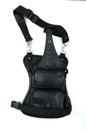 DS5850-BLACK-LEATHER-THIGH-BAG-OPEN__25284.jpg